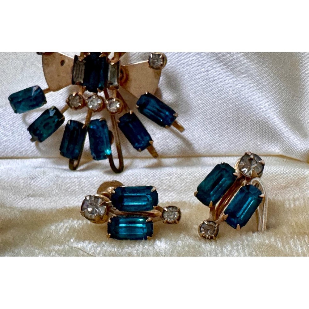 Bugbee & Niles Gold Tone Teal Blue Rhinestone Bracelet Brooch Earrings w/ case